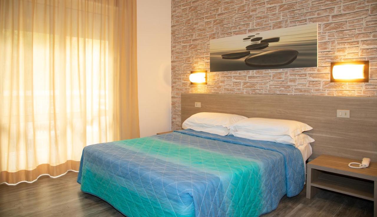 לידו די ג'סולו Regina Urban Beach Hotel מראה חיצוני תמונה