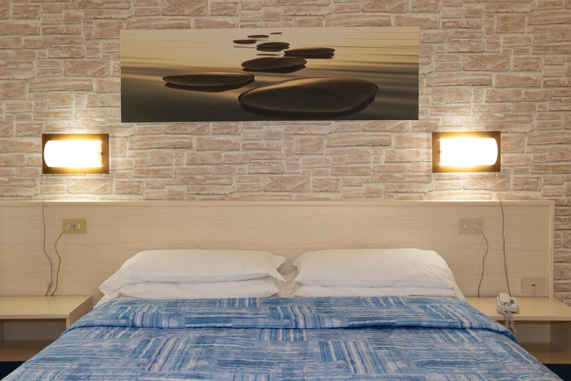 לידו די ג'סולו Regina Urban Beach Hotel מראה חיצוני תמונה